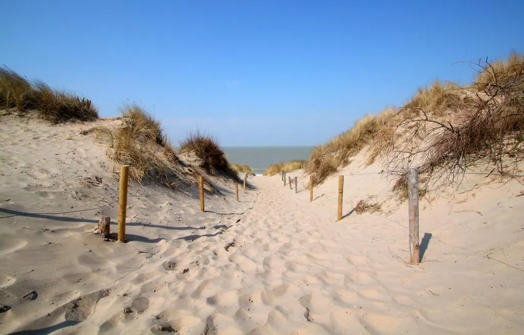 Spacious Villa Near A Lake Bredene